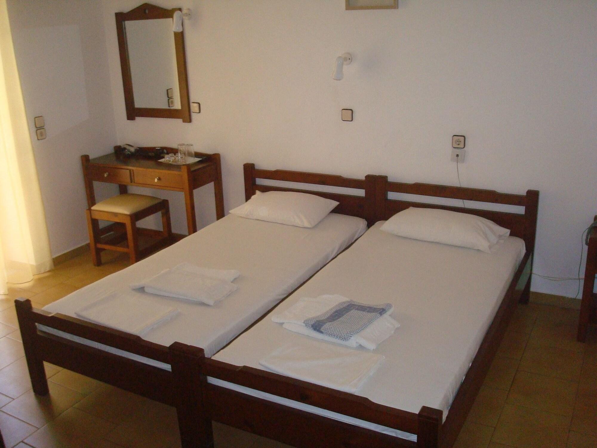 Hotel Aghas Paleochora Bagian luar foto