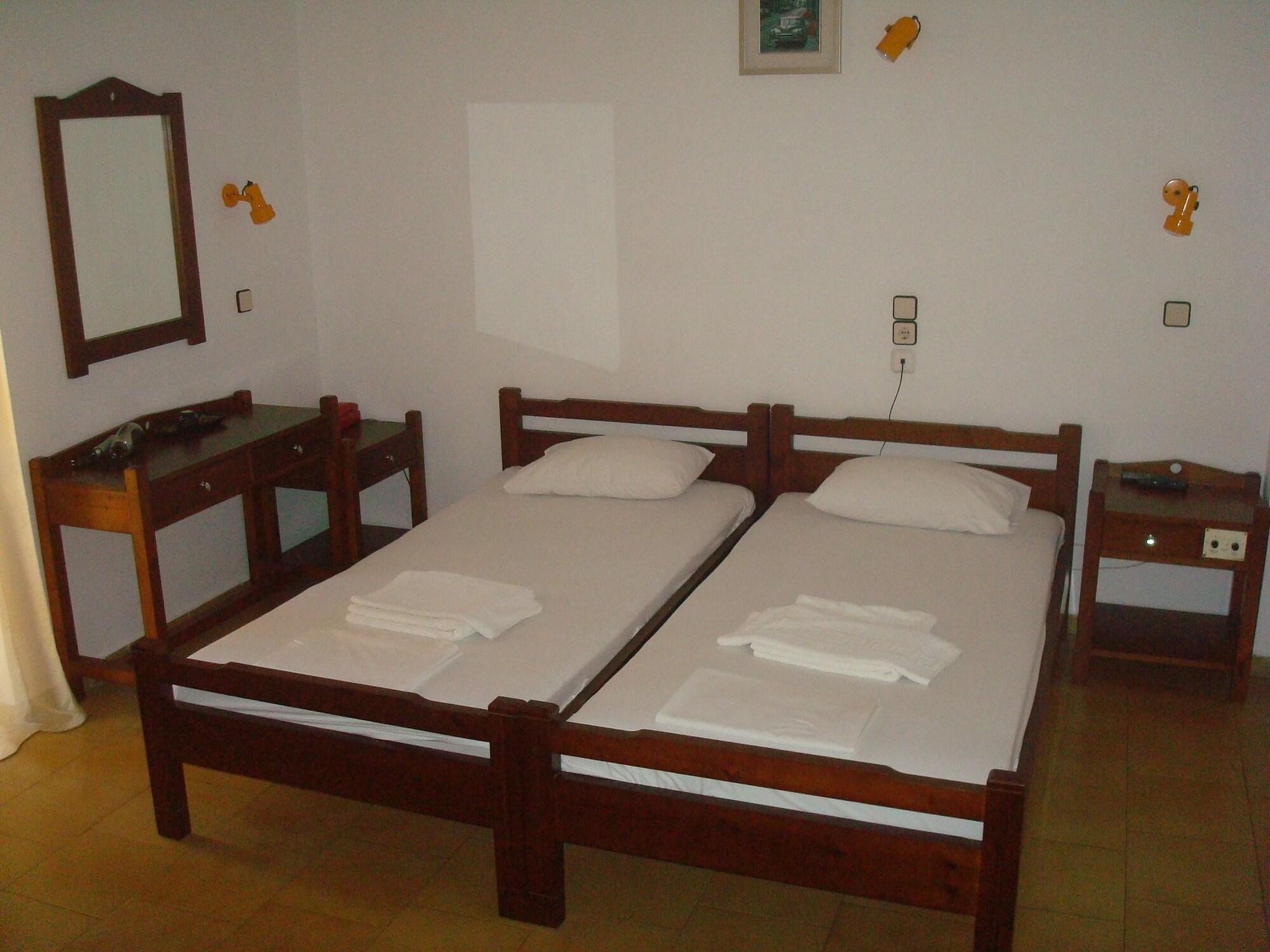 Hotel Aghas Paleochora Bagian luar foto