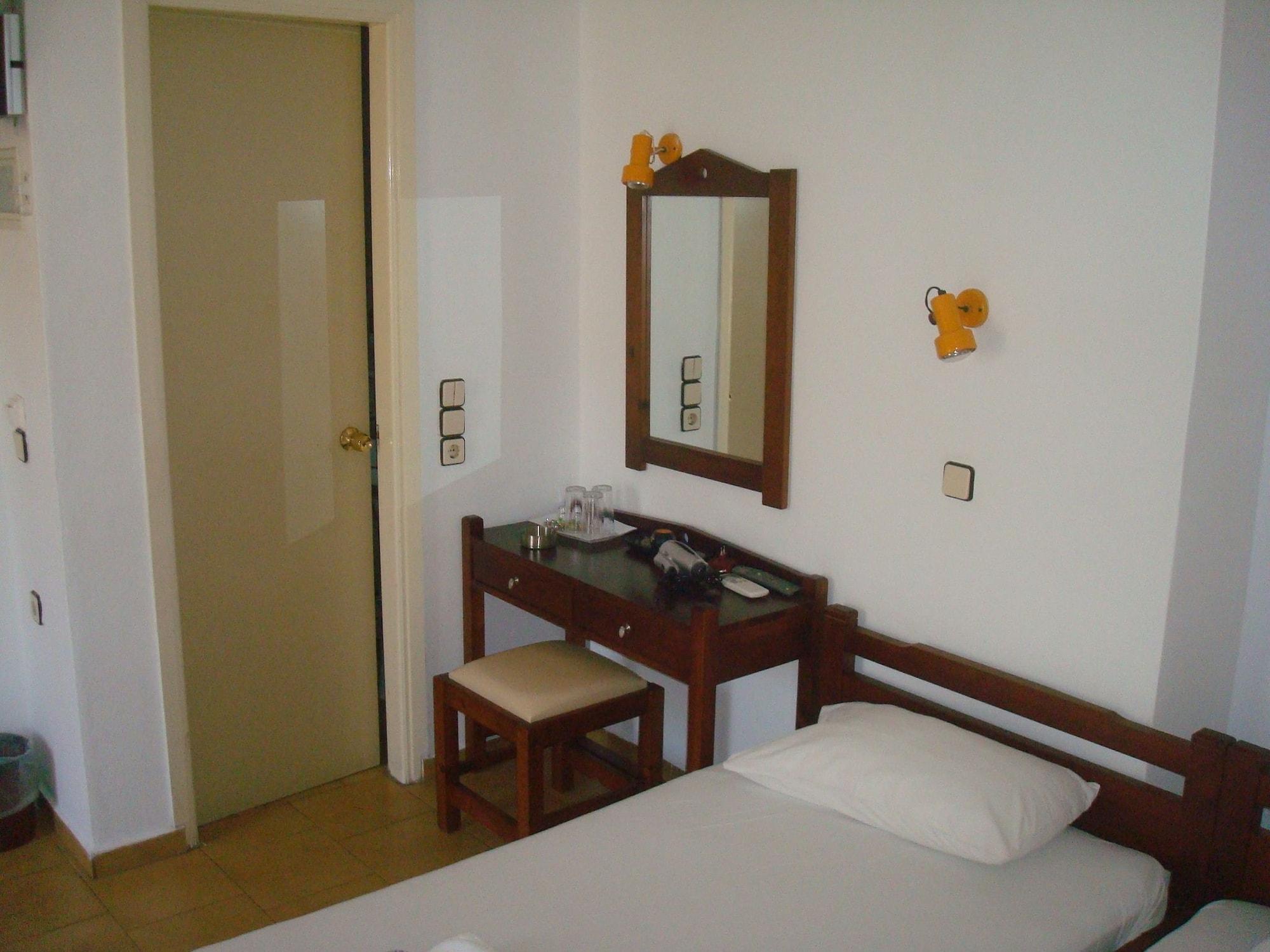 Hotel Aghas Paleochora Bagian luar foto