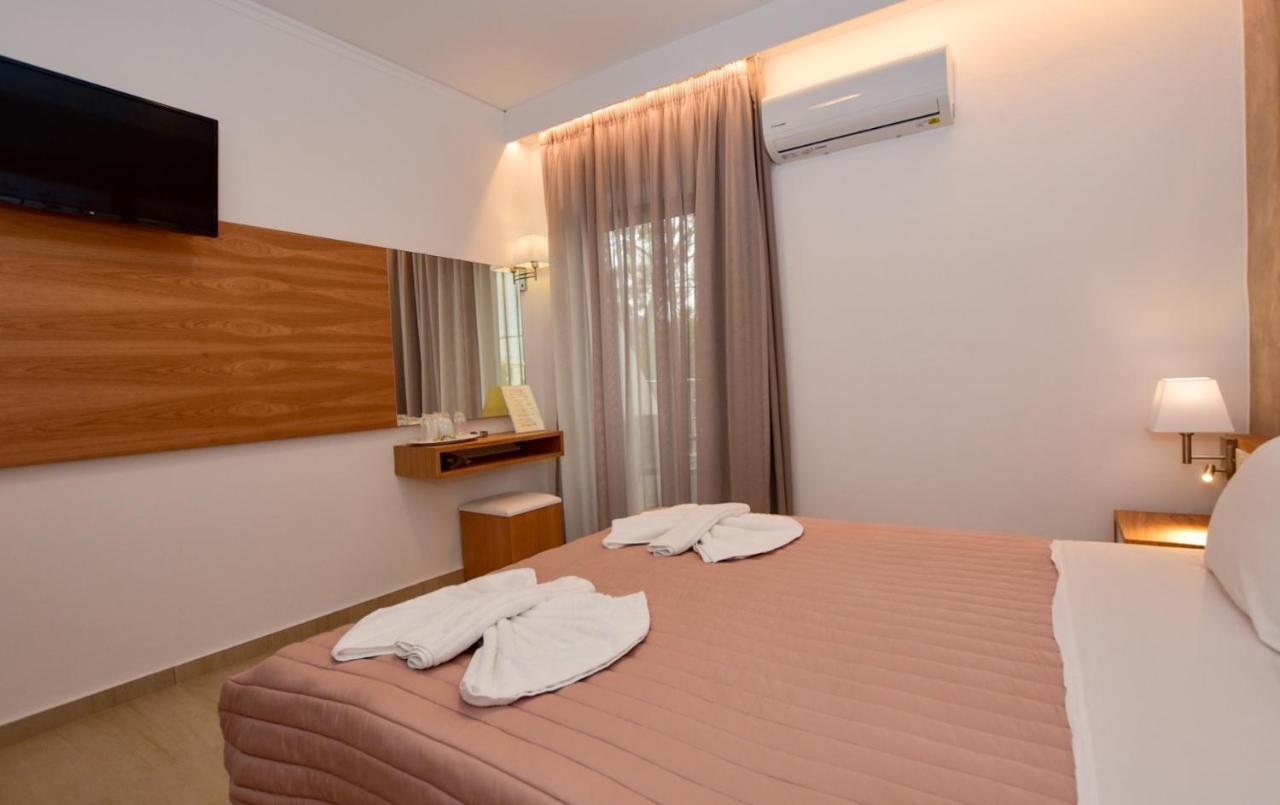 Hotel Aghas Paleochora Bagian luar foto