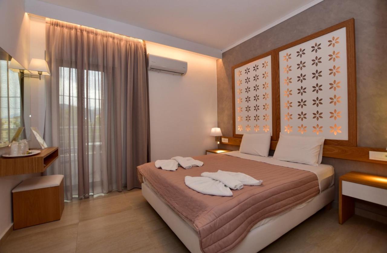 Hotel Aghas Paleochora Bagian luar foto