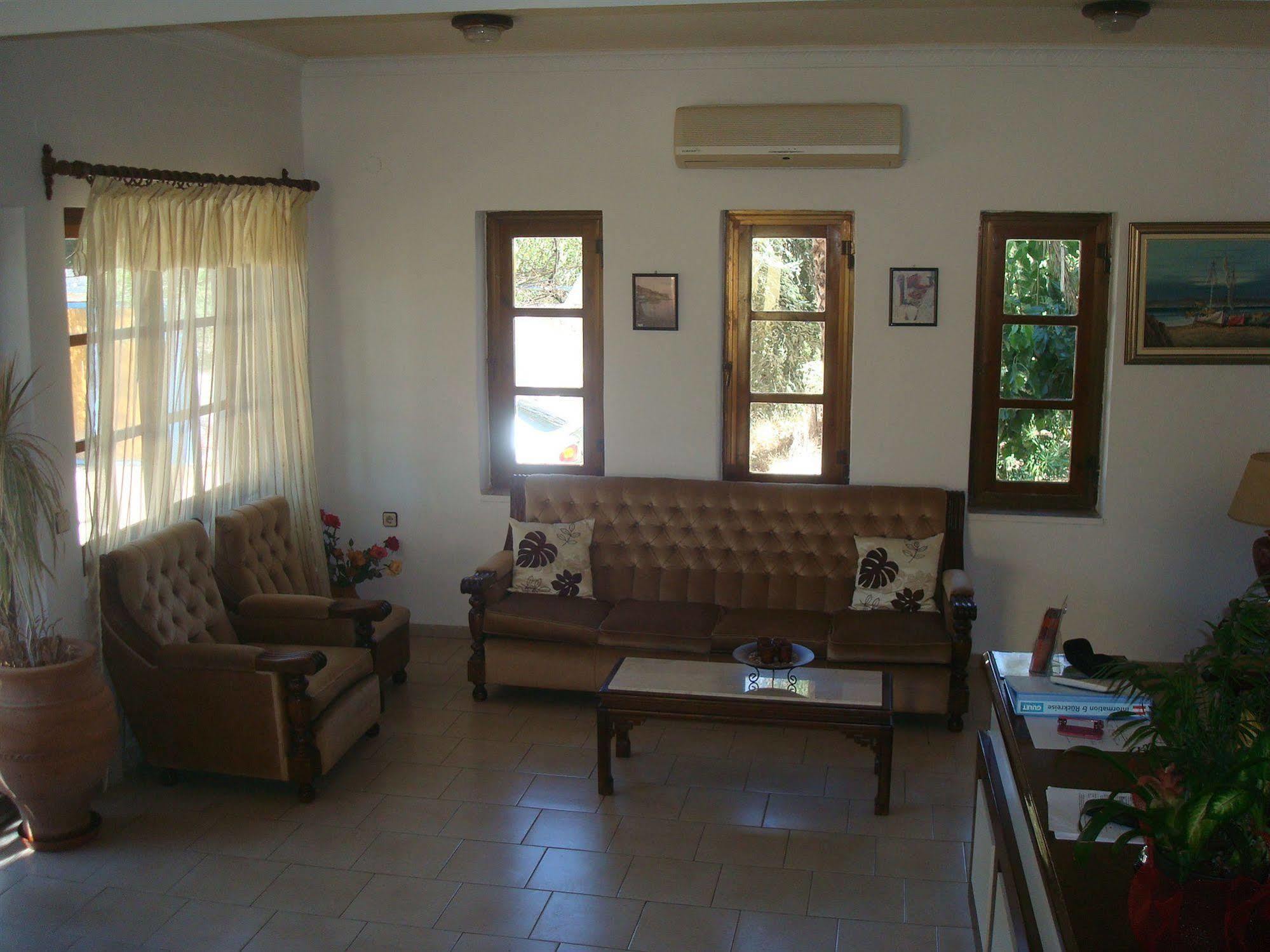 Hotel Aghas Paleochora Bagian luar foto